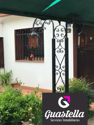 VENTA  CASA CENTRICA DE TRES DORMITORIOS foto 5