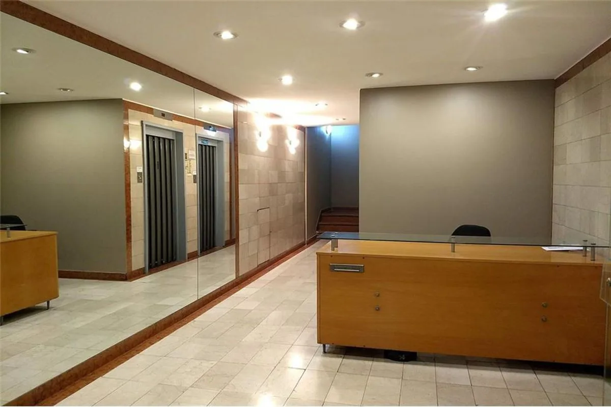 Venta oficina Centro Suipacha y Avenida Córdoba foto 2