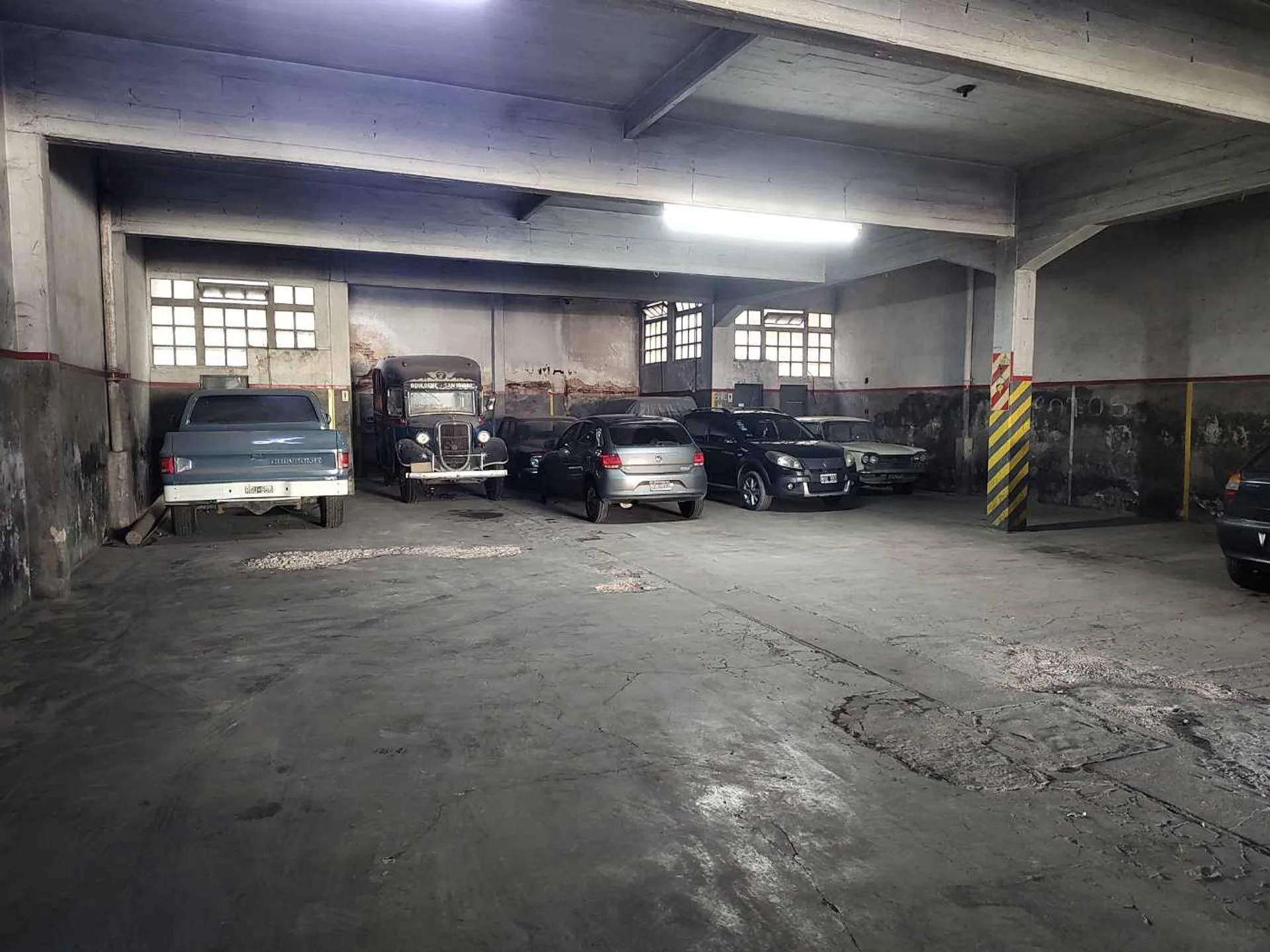VENTA DEPOSITO, GALPON, MORON CENTRO! foto 5