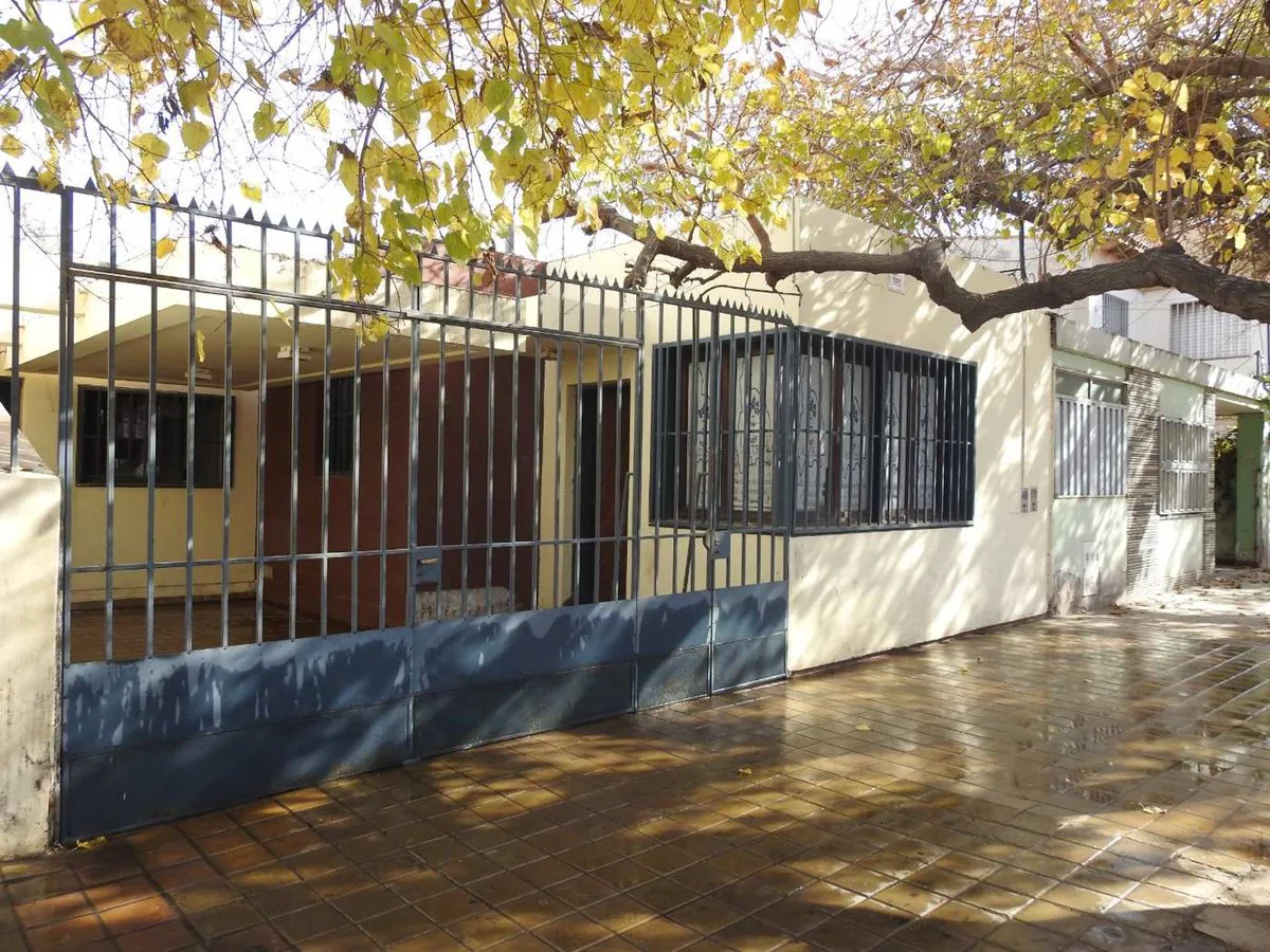 CASA EN BARRIO MITRE. APTA CRÉDITO. CAPITAL foto 4