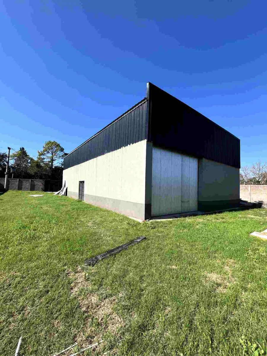 VENTA GALPON CON AMPLIO LOTE IBARLUCEA 50% ENTREGA foto 5