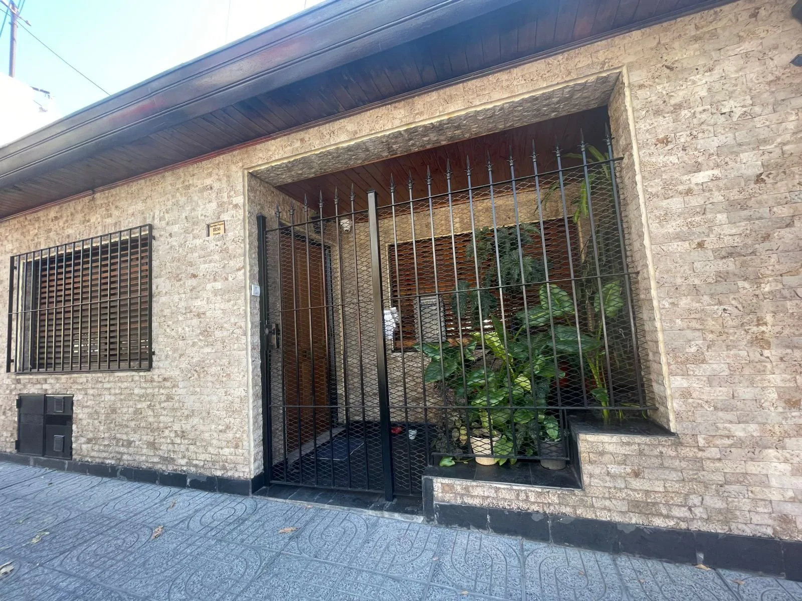 Venta casa en Villa Celina ideal para dos Familias foto 2