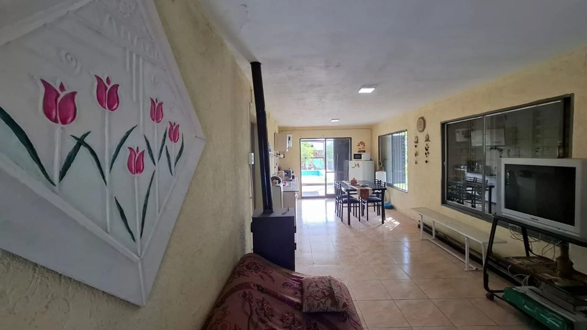 VENTA CASA 2 DORMITORIOS ESTANCIA VIEJA PILETA foto 5