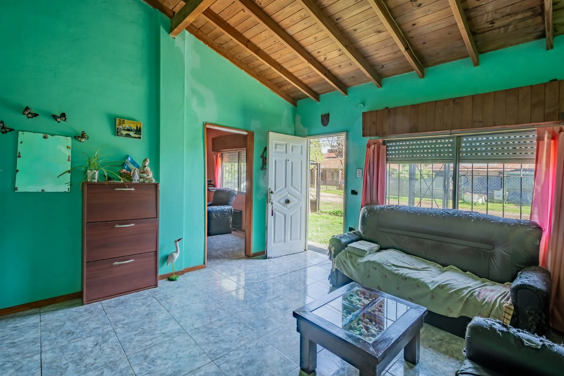 CASA EN VENTA A DOS CUADRAS DE RUTA 8 foto 4