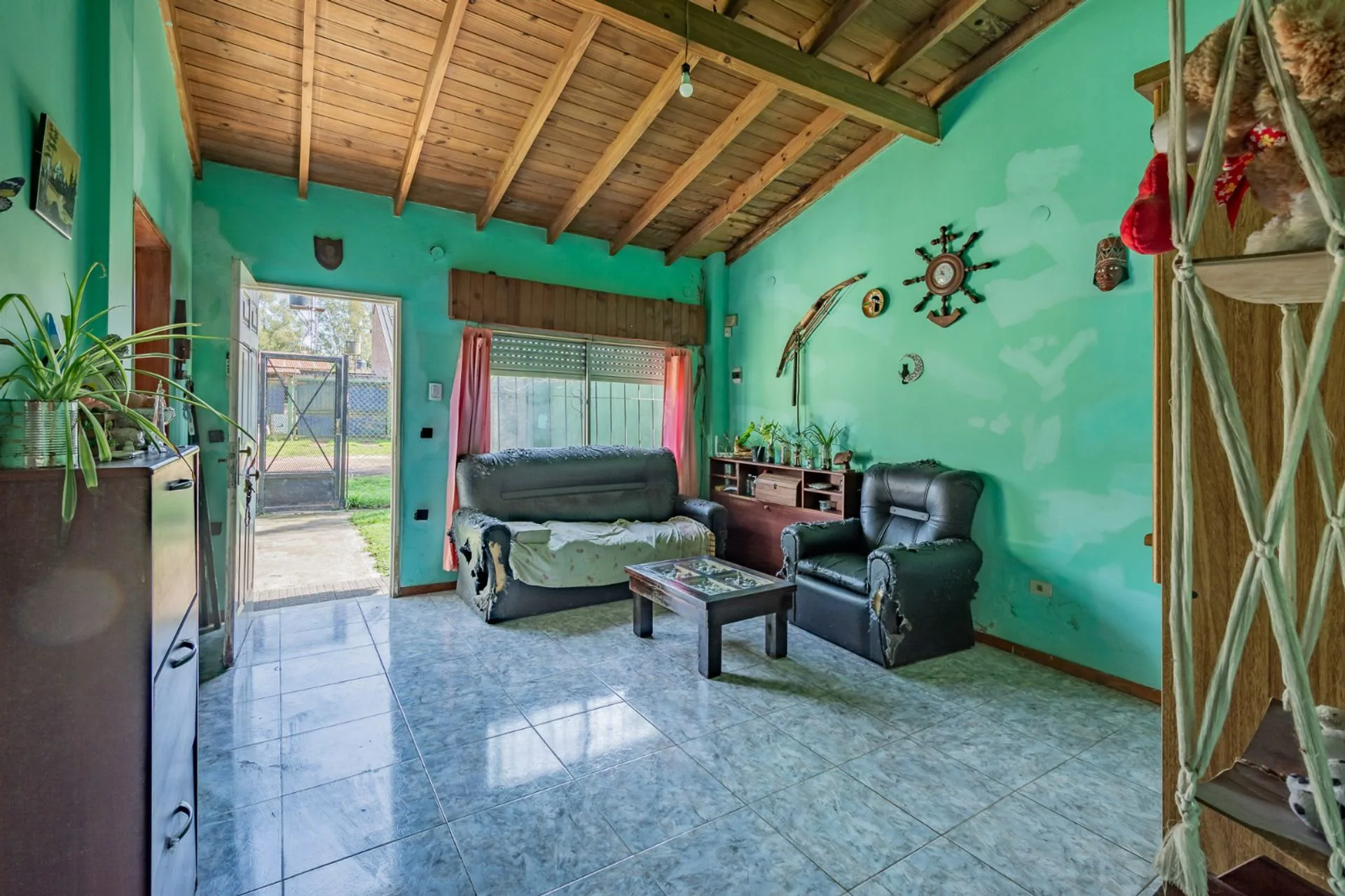 CASA EN VENTA A DOS CUADRAS DE RUTA 8 foto 5