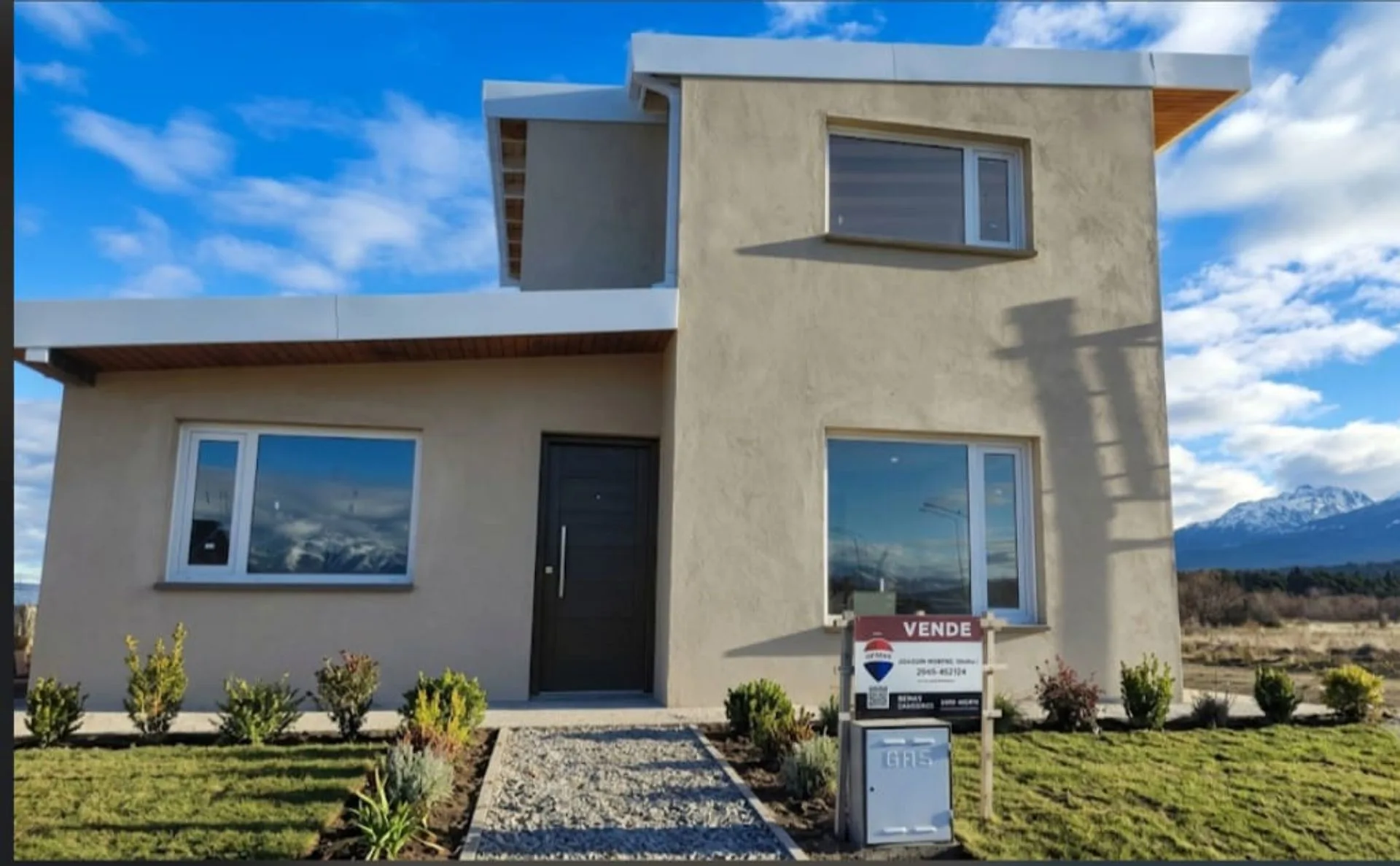 Casa a Estrenar - 2 dorm. + Estudio en Trevelin