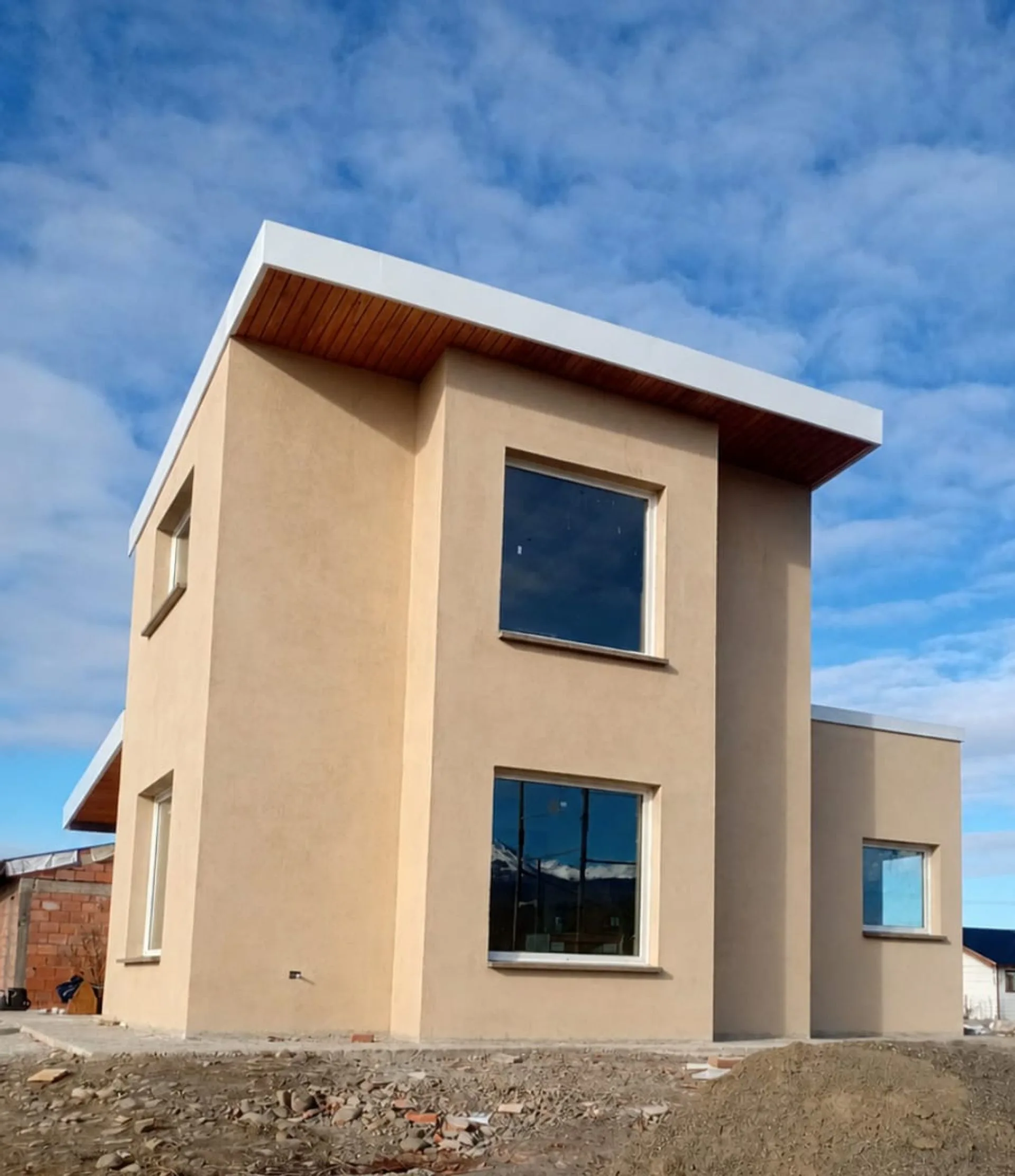 Casa a Estrenar  - 2 dorm. + Estudio en Trevelin foto 3