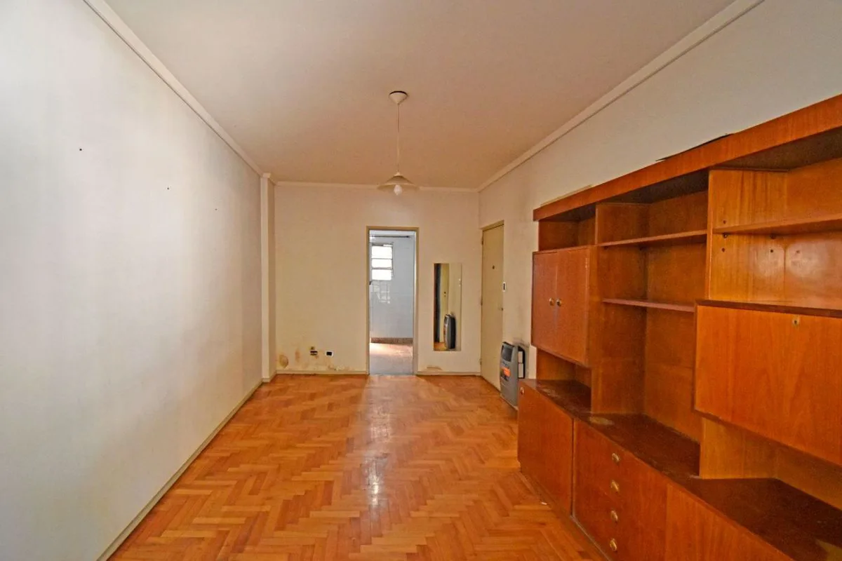 Venta 2 ambientes con Patio y Balcon al frente foto 5