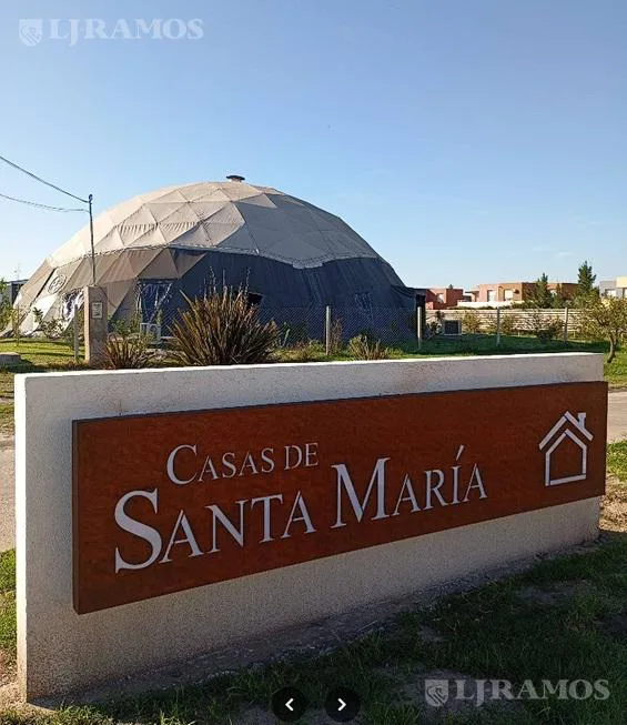 Casa en venta en el barrio Casas de Santa Maria foto 2