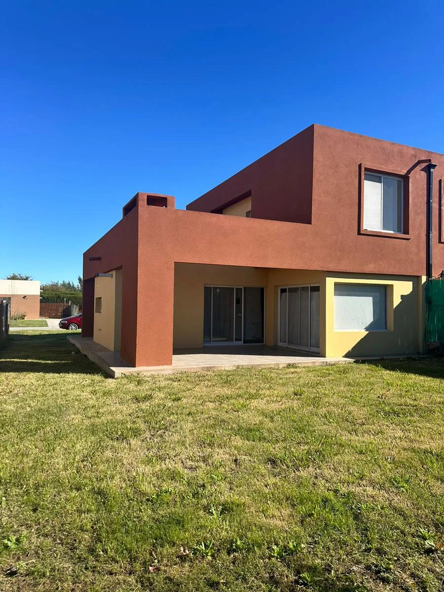 Casa en venta en el barrio Casas de Santa Maria foto 4