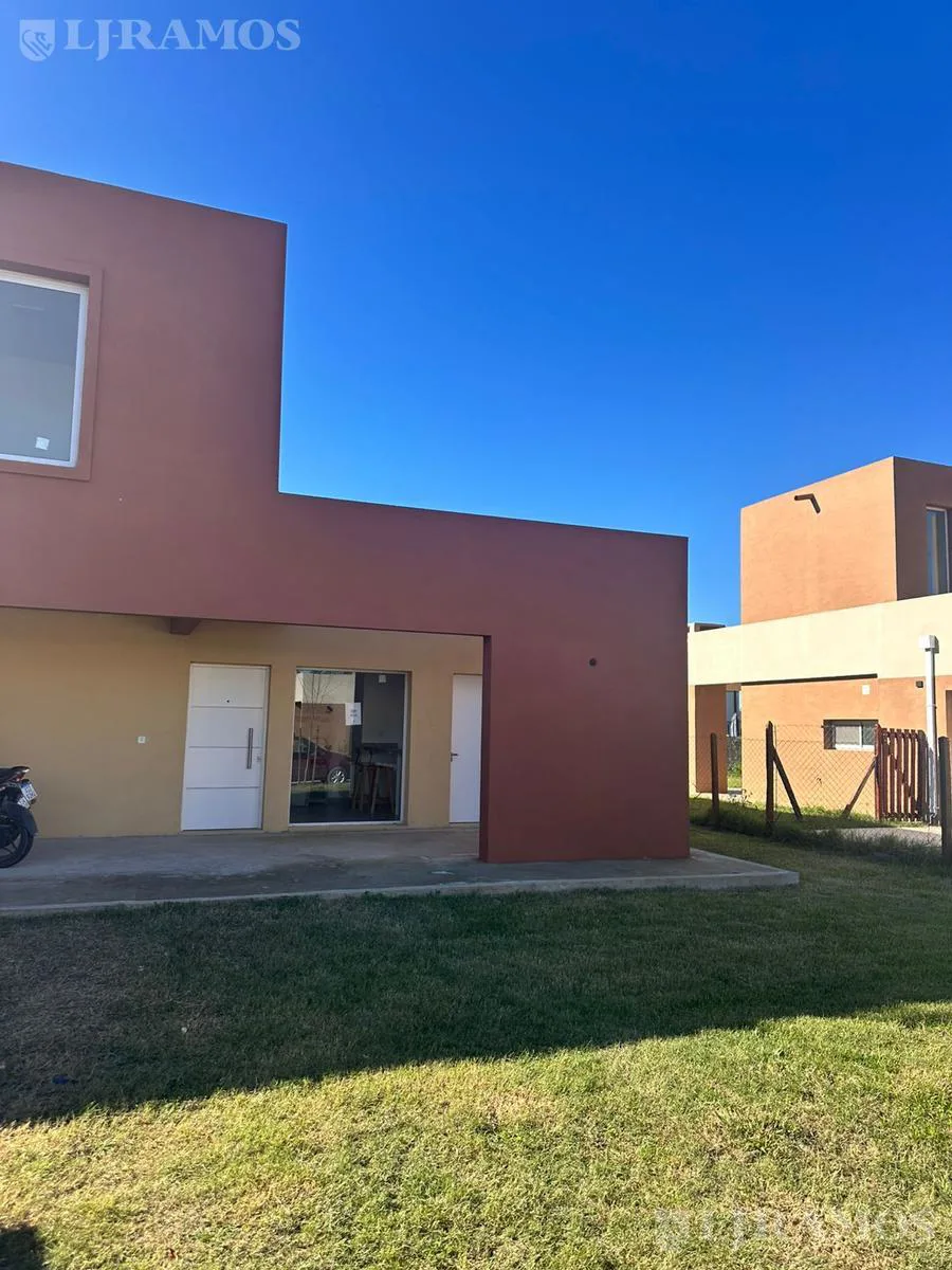 Casa en venta en el barrio Casas de Santa Maria foto 5