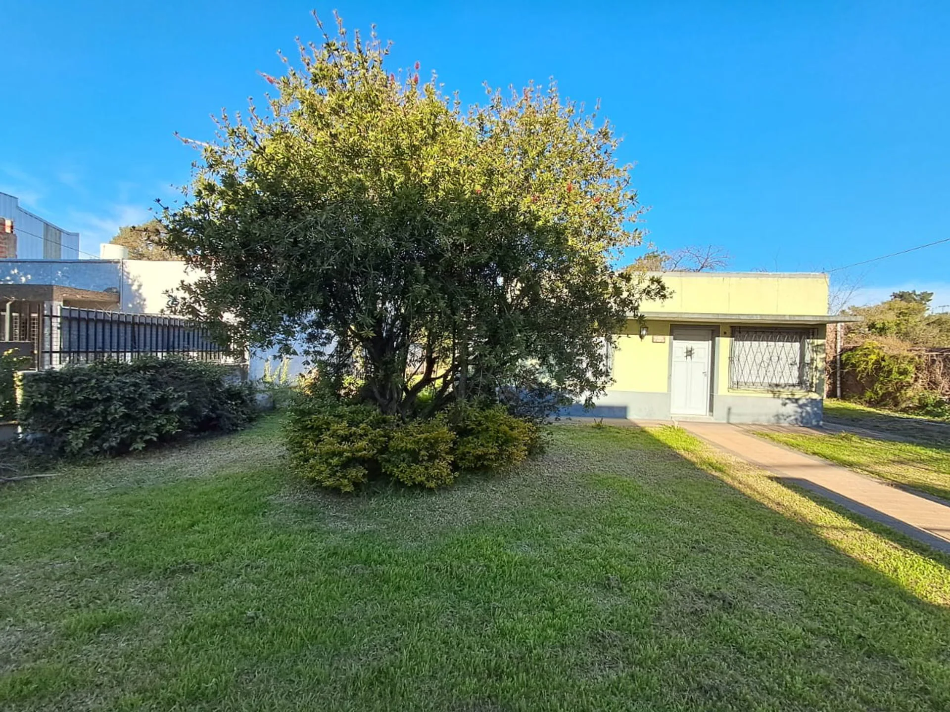 VENTA CASA 3 AMBIENTES  LOMA HERMOSA GALPON foto 2