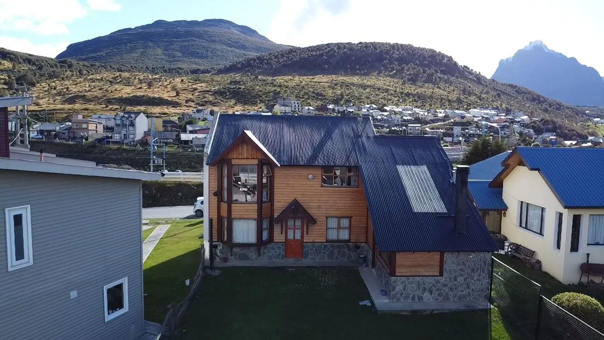 CASA EN VENTA | USH 4 dormitorios quincho y vistas foto 4