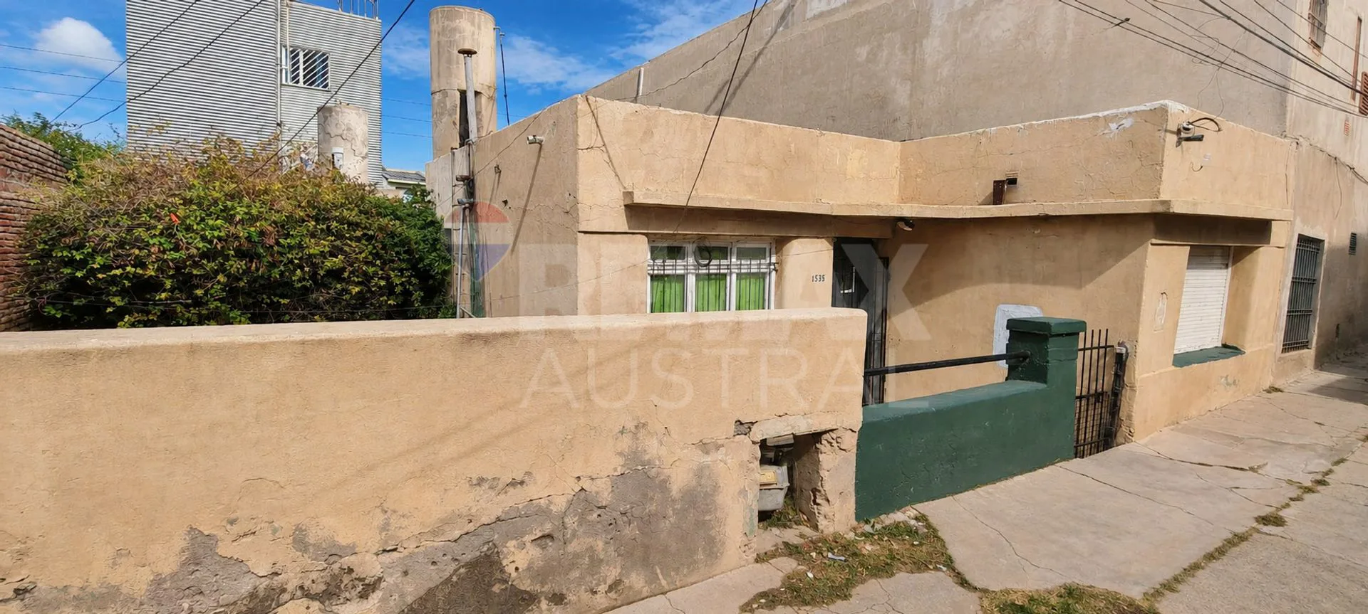 OPORTUNIDAD a refaccionar o demoler USD 23.000