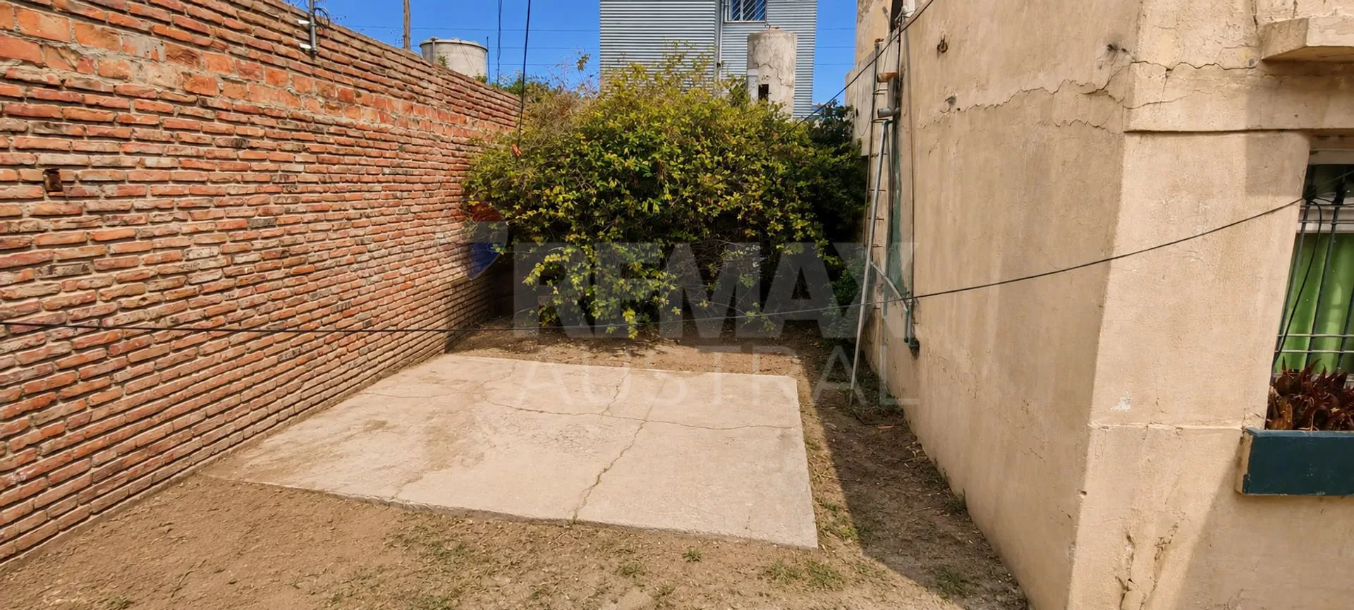 OPORTUNIDAD a refaccionar o demoler USD 23.000 foto 3