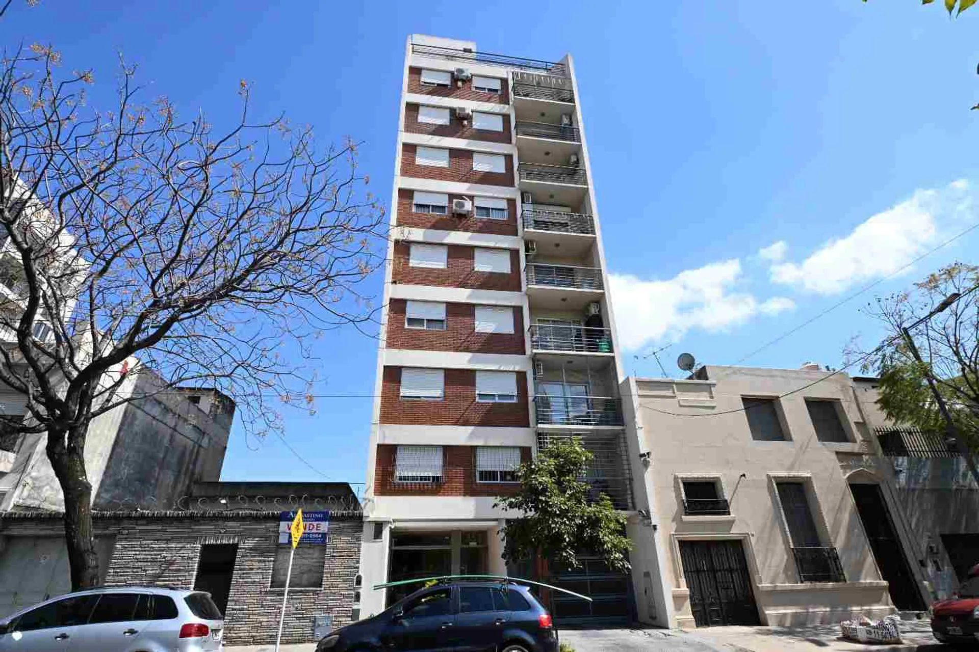 Venta  SEMIPISO 2 AMB con COCHERA y BALCON TERRAZA foto 2