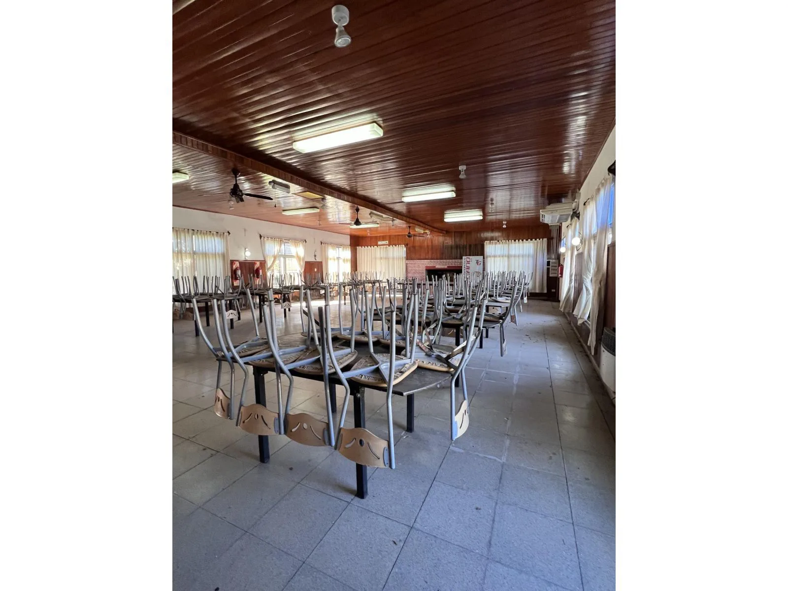 Importante Salón de Fiestas + Pileta + Lote -- Monte foto 4