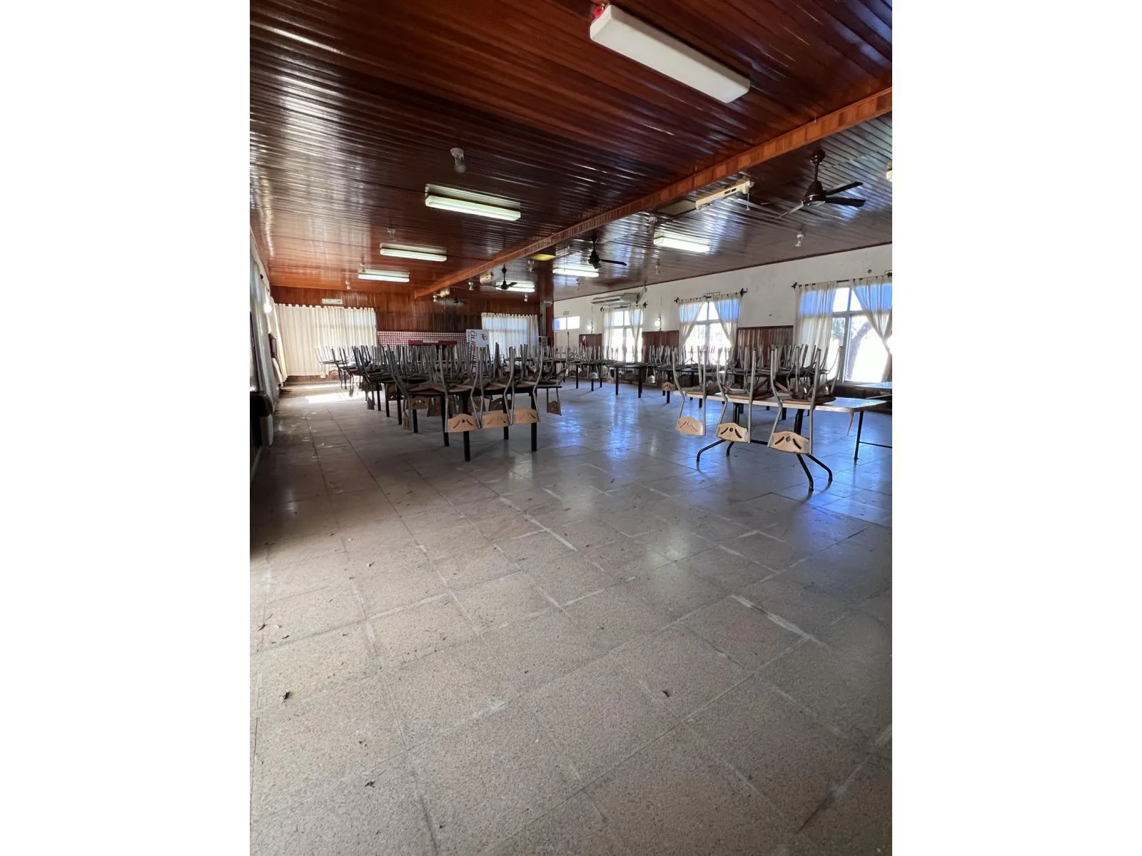 Importante Salón de Fiestas + Pileta + Lote -- Monte foto 5