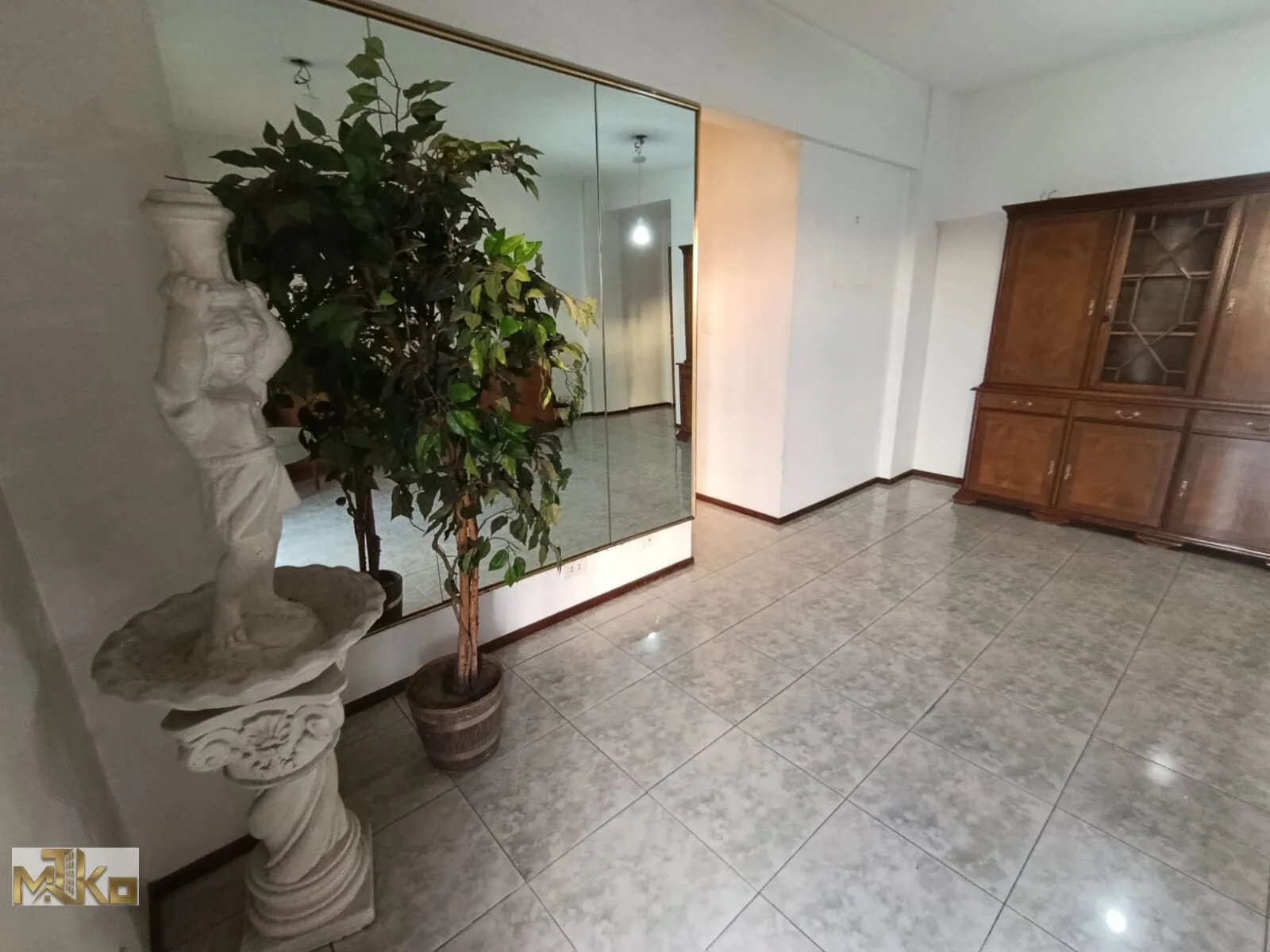 DEPARTAMENTO IMPECABLE – MUY LUMINOSO – PISO ALTO SOBRE AV. RIVADAVIA foto 5