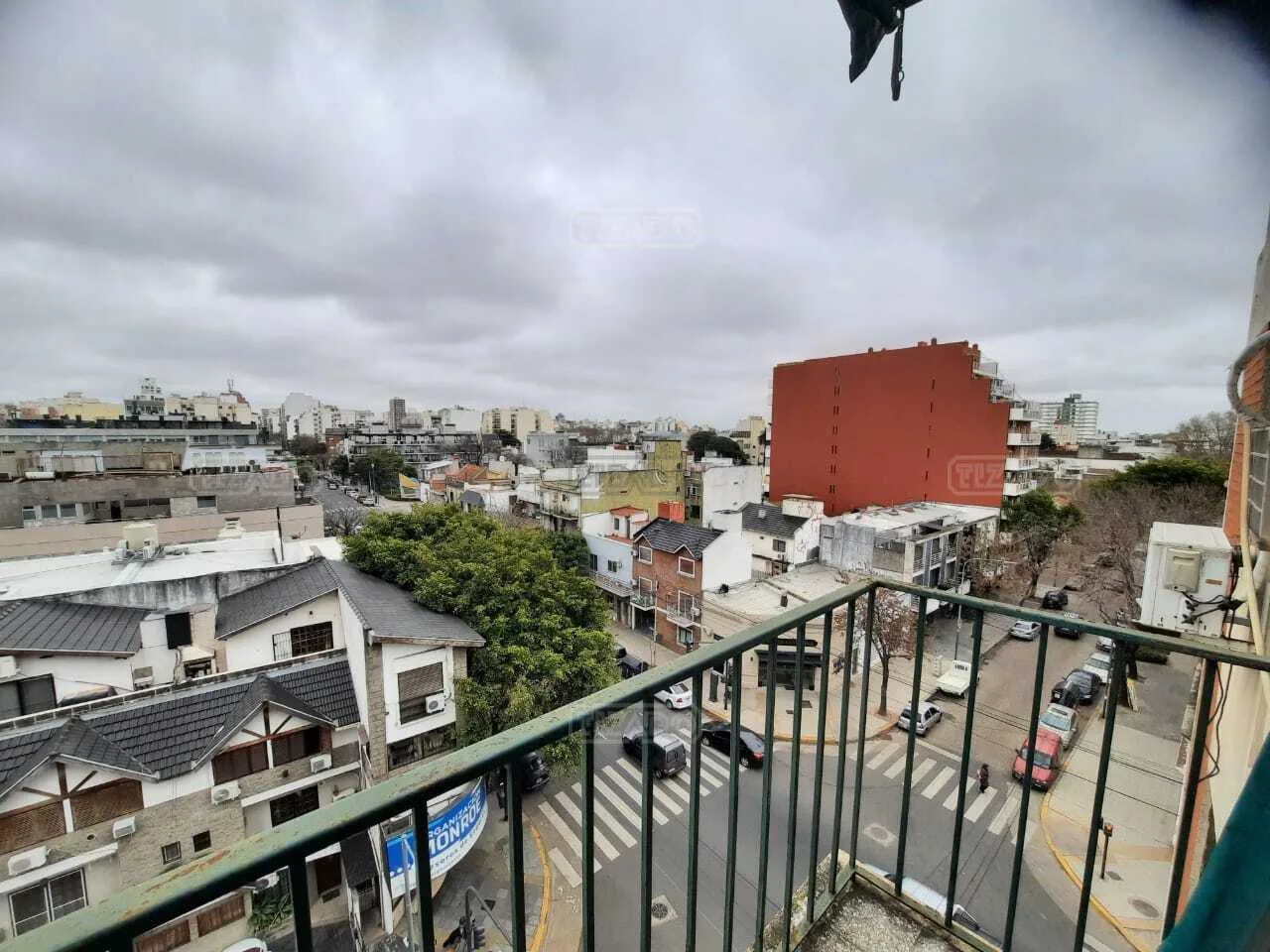Plaza 2400 foto 4