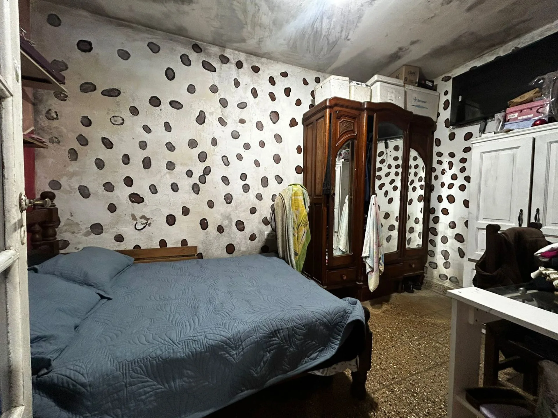VENTA CASA + 2 DEPARTAMENTOS SARANDI. foto 4