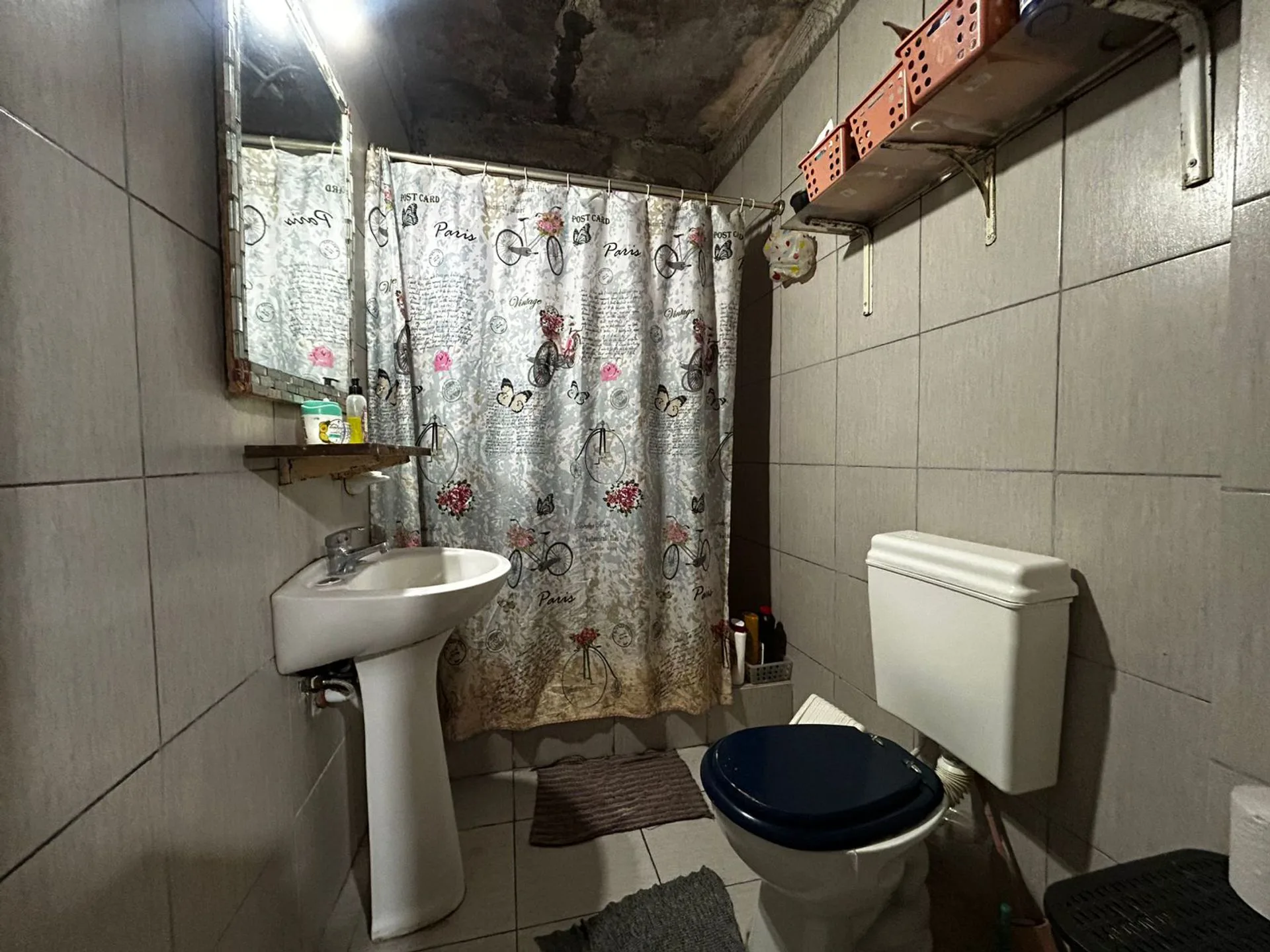 VENTA CASA + 2 DEPARTAMENTOS SARANDI. foto 5