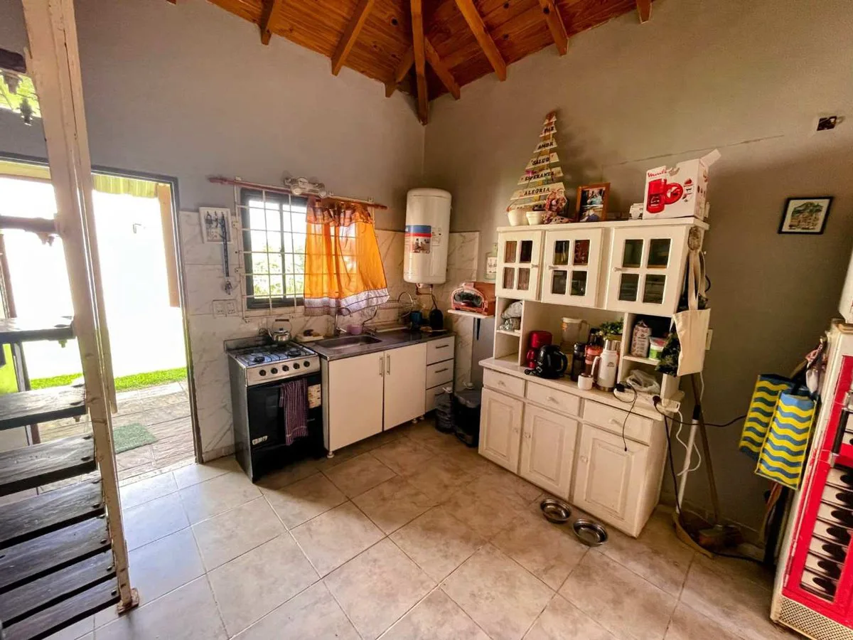 VENTA CASA 3 AMBIENTES CON COCHERA SANTA CLARA foto 4