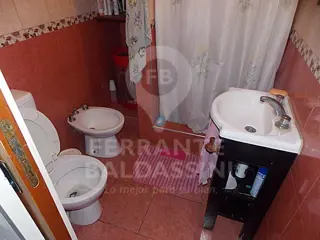 BURZACO. EXCELENTE CASA. AMPLIA, CONFORTABLE DE 2 PLANTAS. LOCAL AL FRENTE DE OPTIMA CALIDAD ( RENTABLE). IDEAL PARA FAMILIA GRANDE O 2 FAMILIAS. APTO foto 4