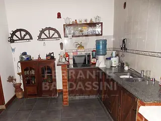 BURZACO. EXCELENTE CASA. AMPLIA, CONFORTABLE DE 2 PLANTAS. LOCAL AL FRENTE DE OPTIMA CALIDAD ( RENTABLE). IDEAL PARA FAMILIA GRANDE O 2 FAMILIAS. APTO foto 5