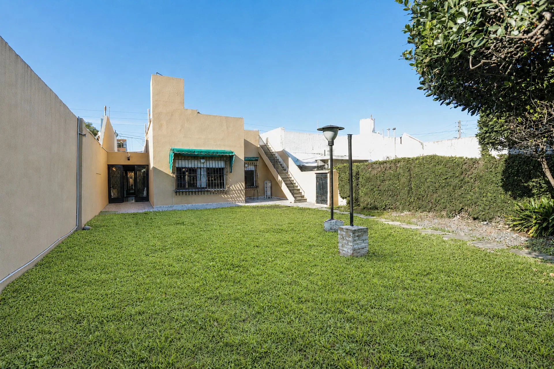 Venta Casa 4 ambientes Ramos Mejia foto 3