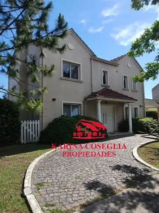 CASA EN VENTA BARRIO LOS JAZMINES. PILAR DEL ESTE foto 1