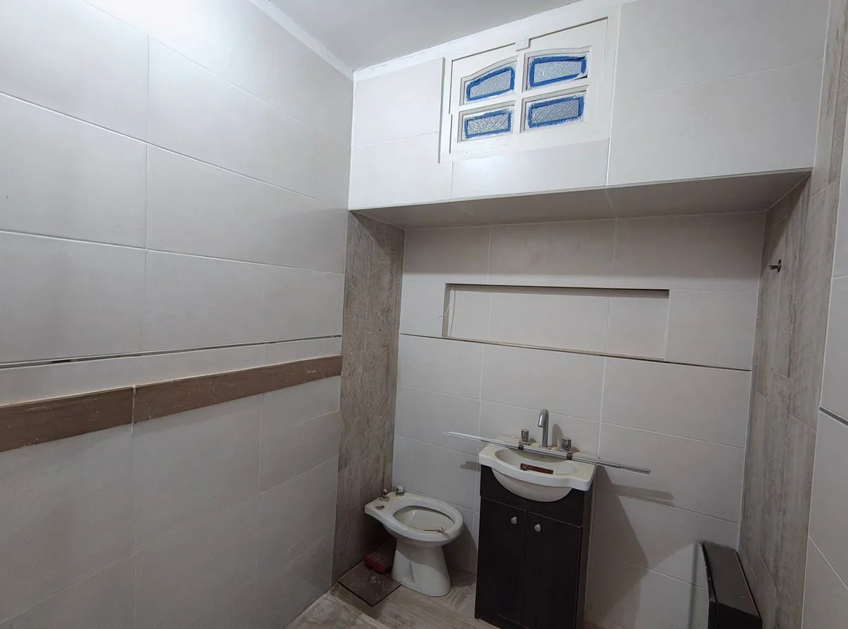 VENTA Casa tipo PH 2 amb al frente Villa Primera foto 4
