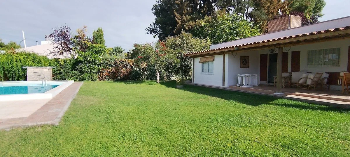 Alquiler de Casa con Pileta en Lunlunta, Maipú foto 2