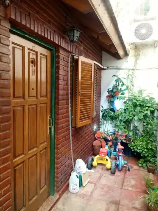 EXCELENTE P.H. EN RAMOS MEJIA, MUY LUMINOSO, CALLE URQUIZA . APTO CREDITO. DOLARES 80.000 foto 1