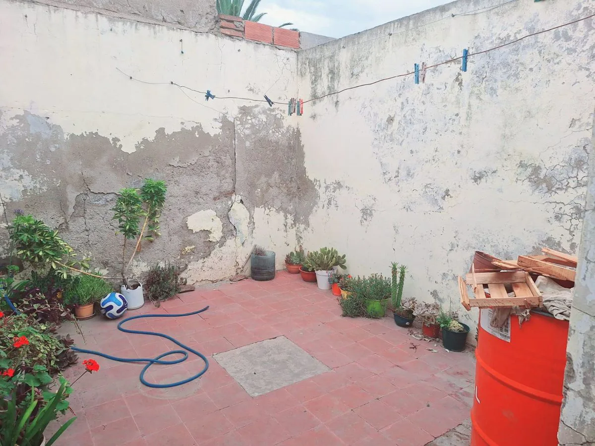 VENTA DE CASA DE DOS DORMITORIOS EN VILLA ITALIA foto 3