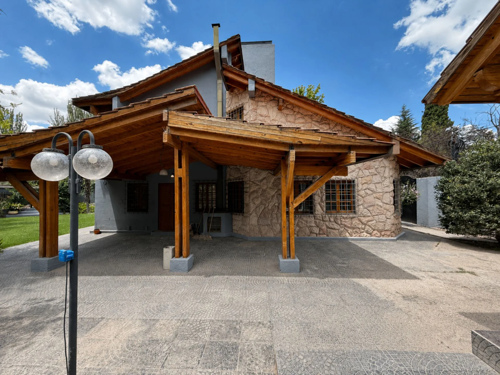CASA EN VENTA CHACRAS DE CORIA – CALLE BESARES foto 4