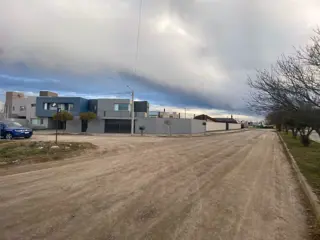 SE VENDE LOTE EN BARRIO DON BOSCO DE VIEDMA foto 4