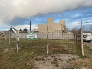 SE VENDE LOTE EN BARRIO DON BOSCO DE VIEDMA foto 5