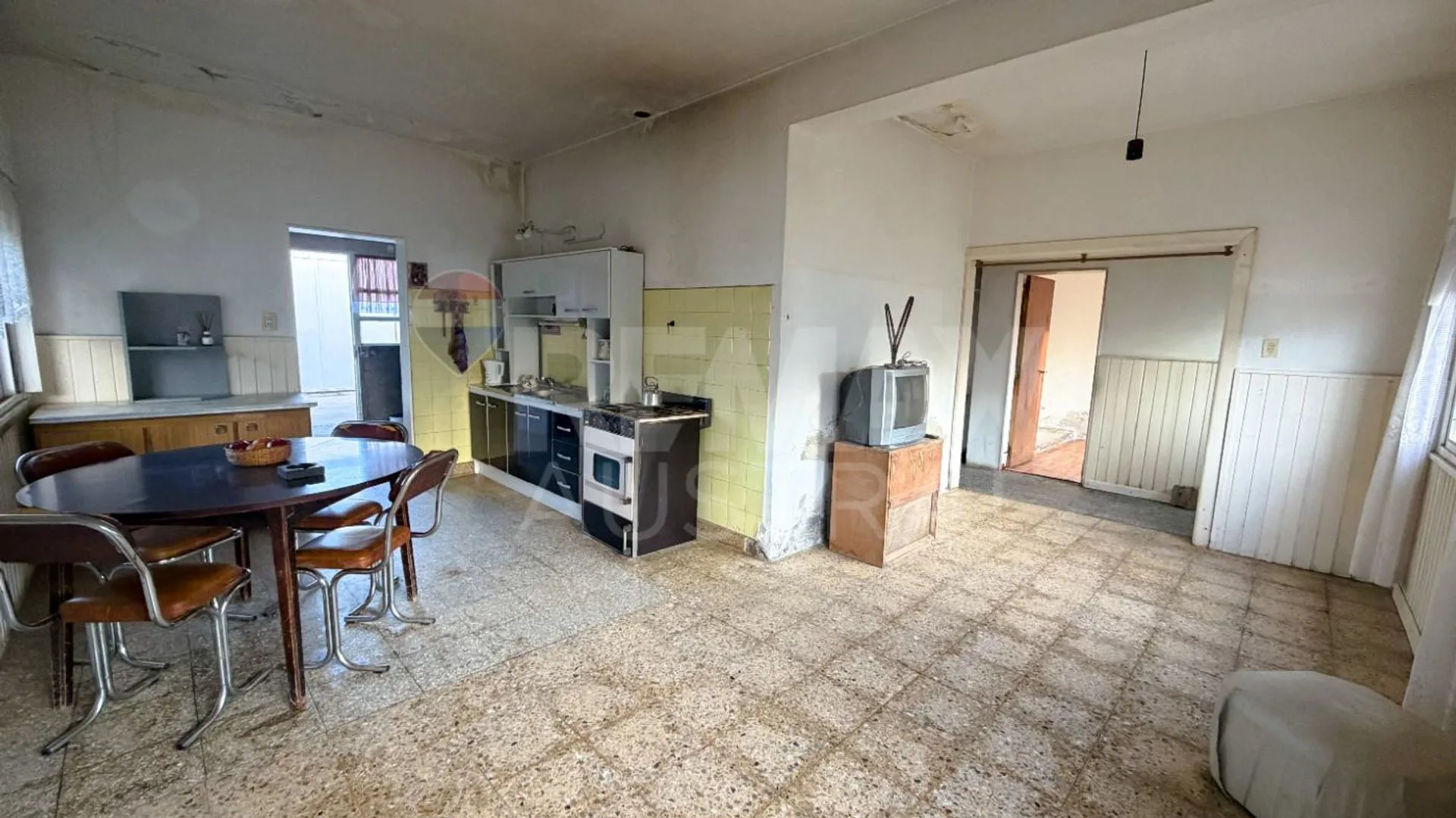 Casa en esquina. Barrio Pueyrredón, con Taller foto 4