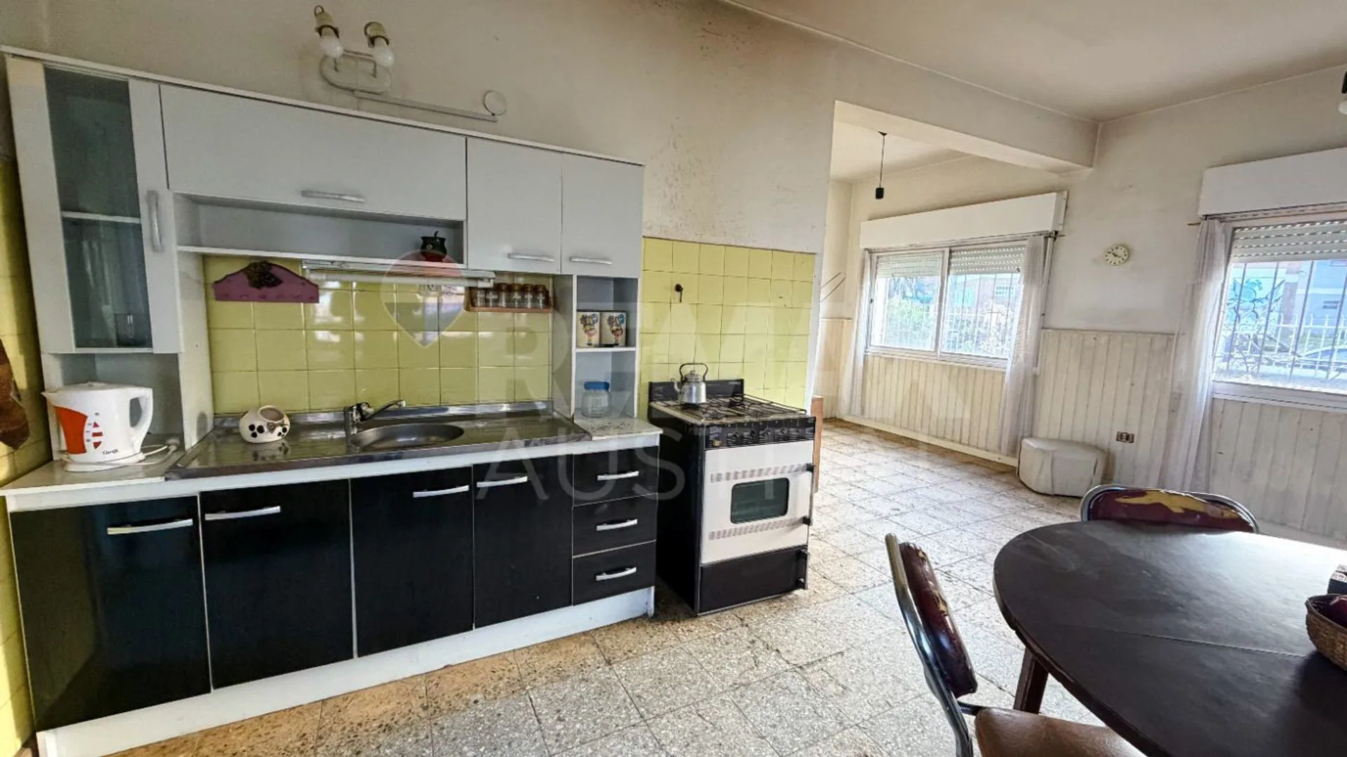 Casa en esquina. Barrio Pueyrredón, con Taller foto 5