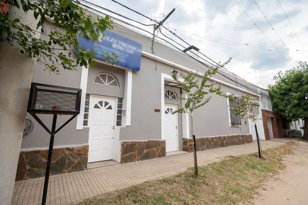 Venta Casa Rincón a 1 cuadra de la Plaza foto 2