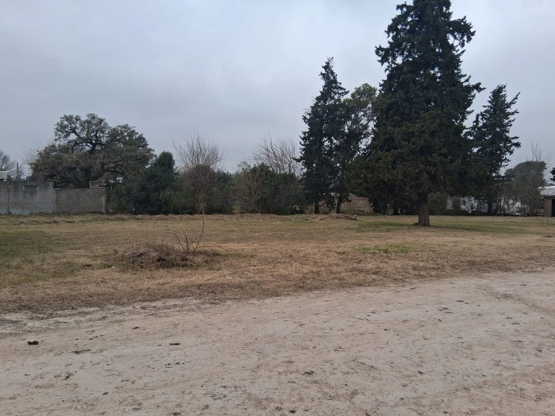 Terreno de 900 m2 en Colonia Avellaneda foto 3