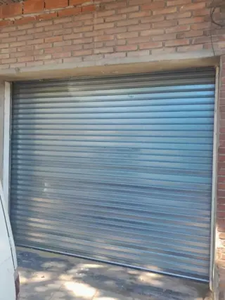ALQUILER - LOCAL COMERCIAL DE GRANDES DIMENSIONES - REFACCIONADO A NUEVO foto 2