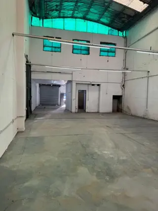 ALQUILER - LOCAL COMERCIAL DE GRANDES DIMENSIONES - REFACCIONADO A NUEVO foto 5