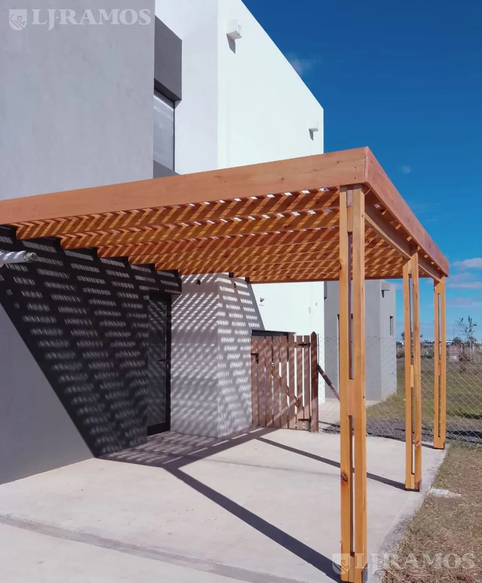 Casa en Venta a estrenar con Pileta y vistas abiertas INTERNA NATIVAS PGA foto 2