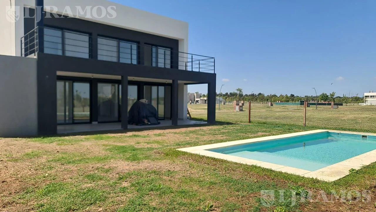 Casa en Venta a estrenar con Pileta y vistas abiertas INTERNA NATIVAS PGA foto 4