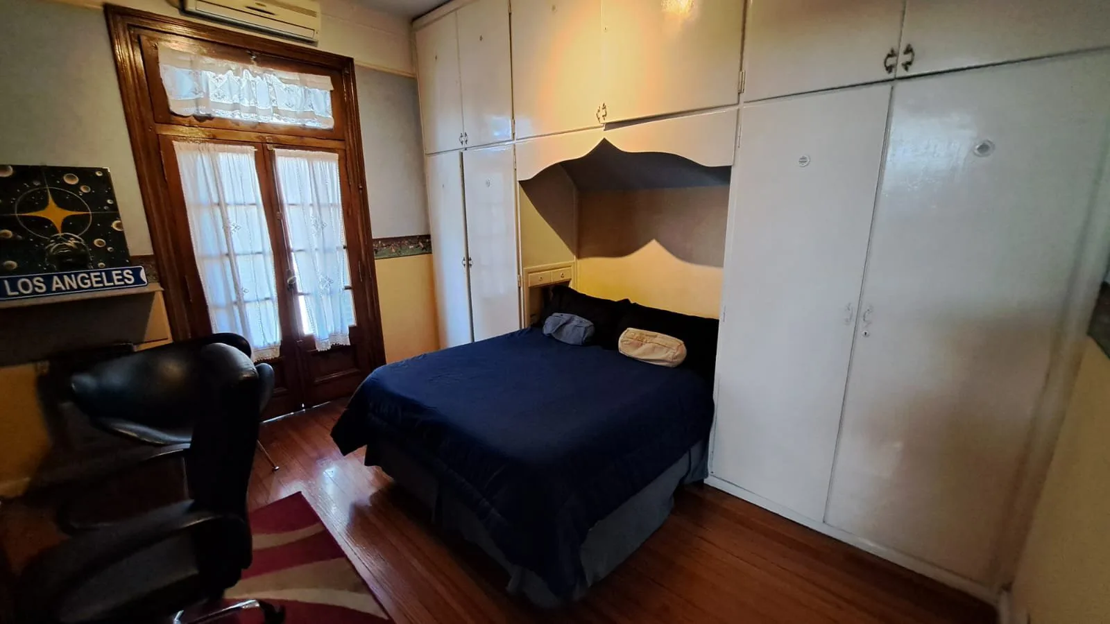 CASA AMPLIA DE ÉPOCA EN IMPECABLE ESTADO CON 60 METROS DE FONDO Y MUCHOS AMBIENTES, Aquino 5800 - Villa Lugano foto 2