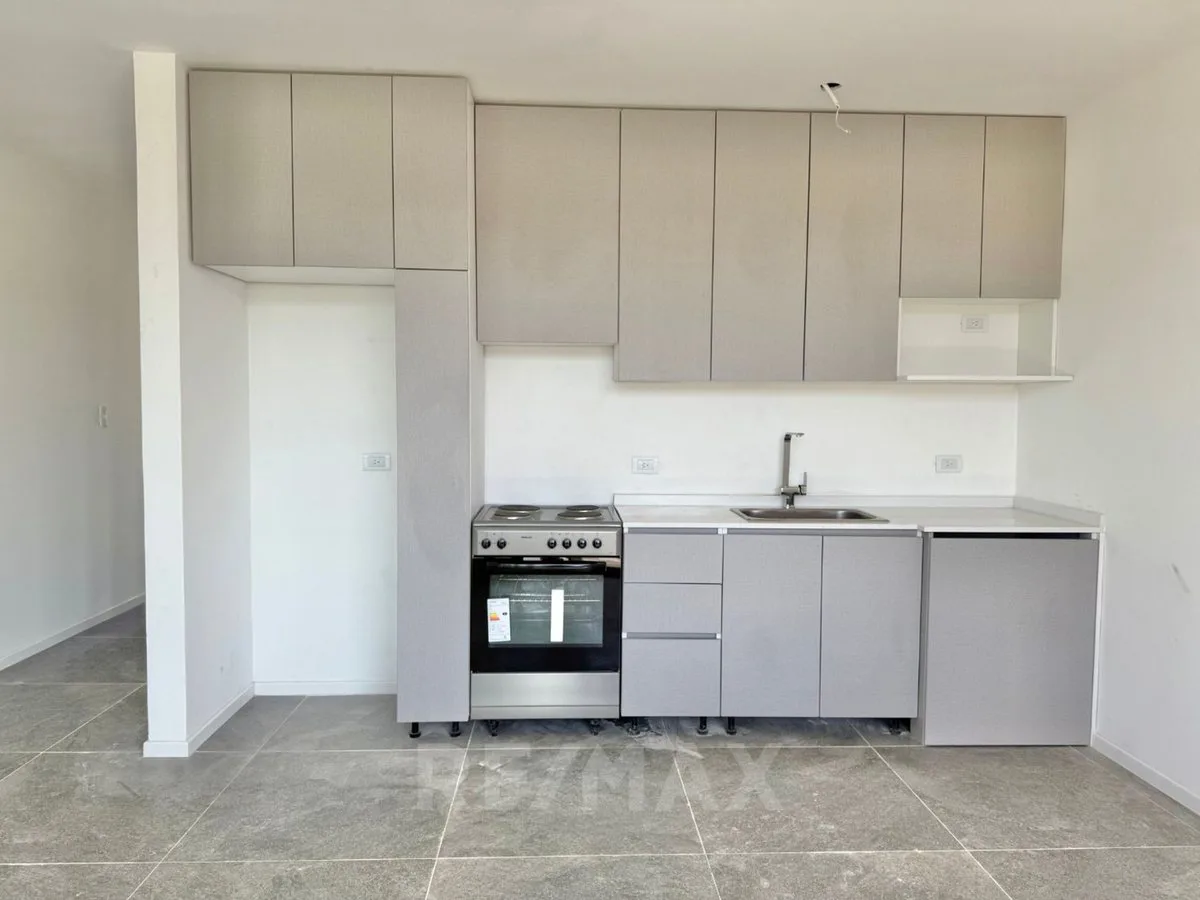 VENTA DPTO 2 amb 1er PISO SARAVI VILLAGE PILAR foto 3