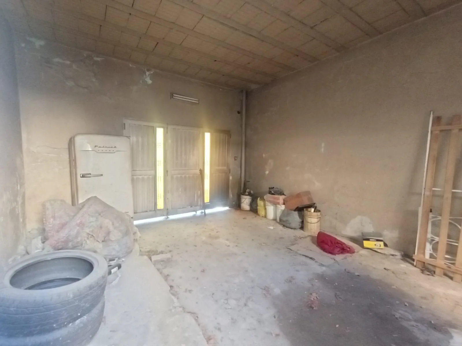 Casa con galpón en Venta en Lomas del Mirador foto 3