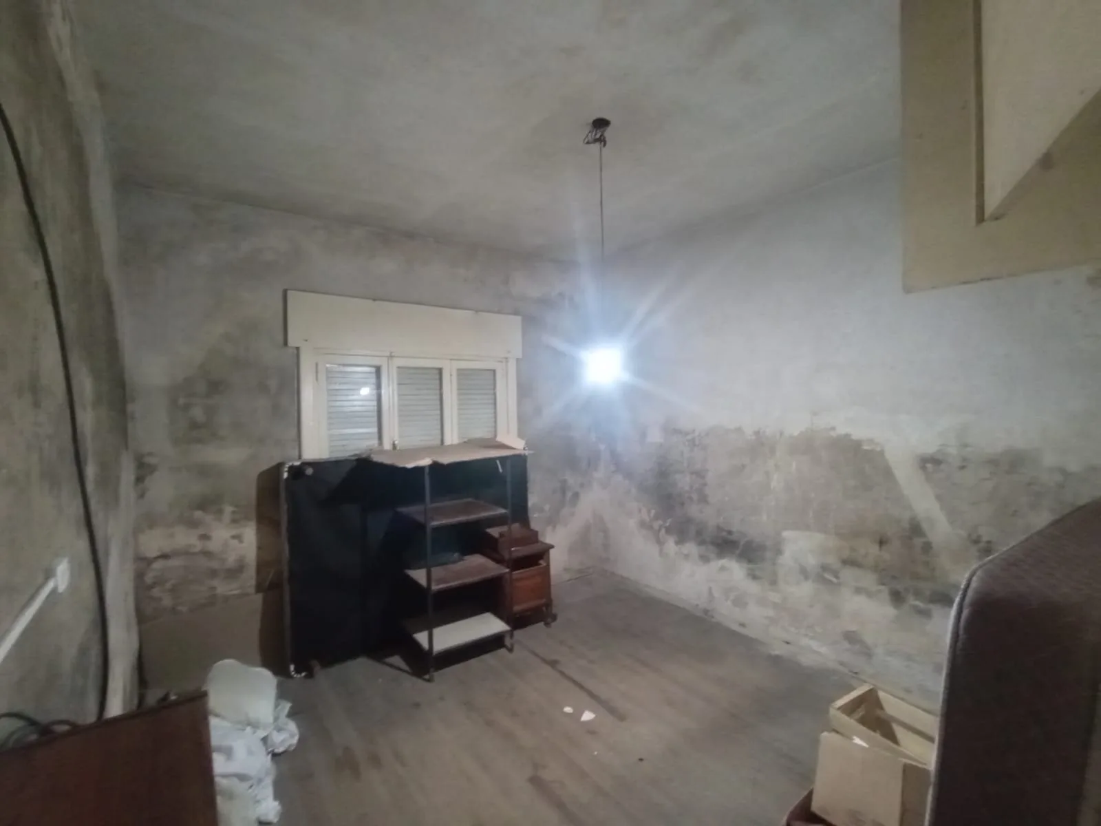 Casa con galpón en Venta en Lomas del Mirador foto 4
